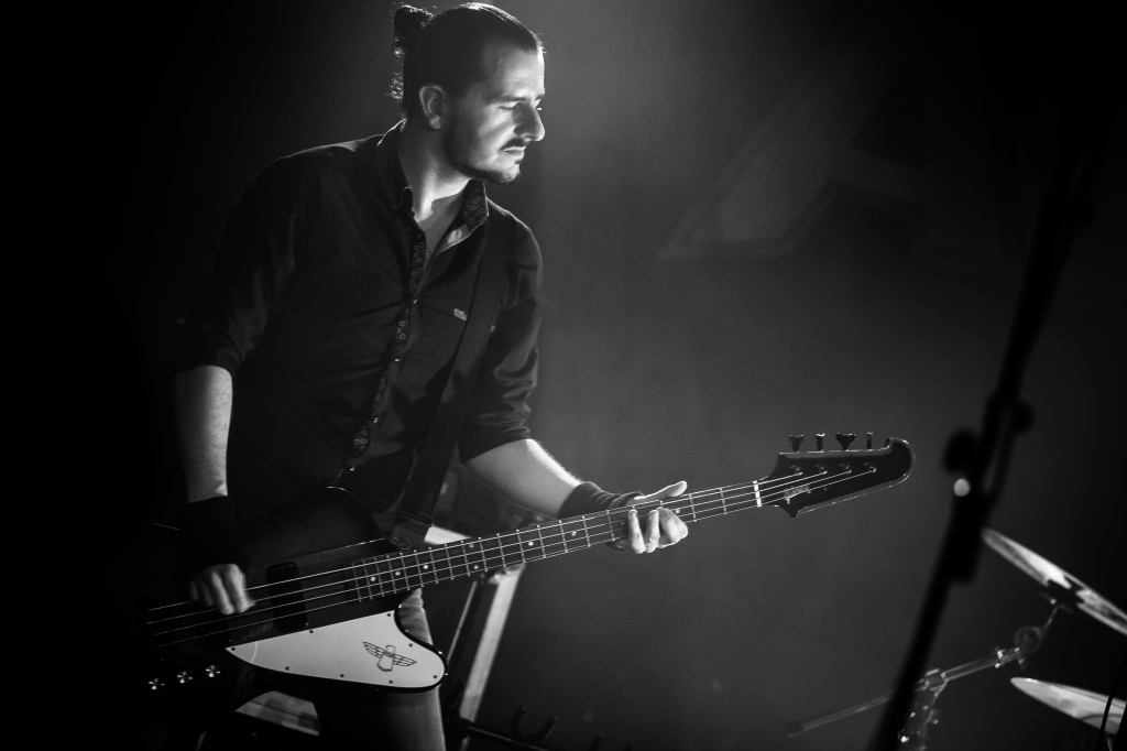 Max TANNRYN d’Oliver Light : répétitions, créativité et ambiance de groupe au coeur de la musique